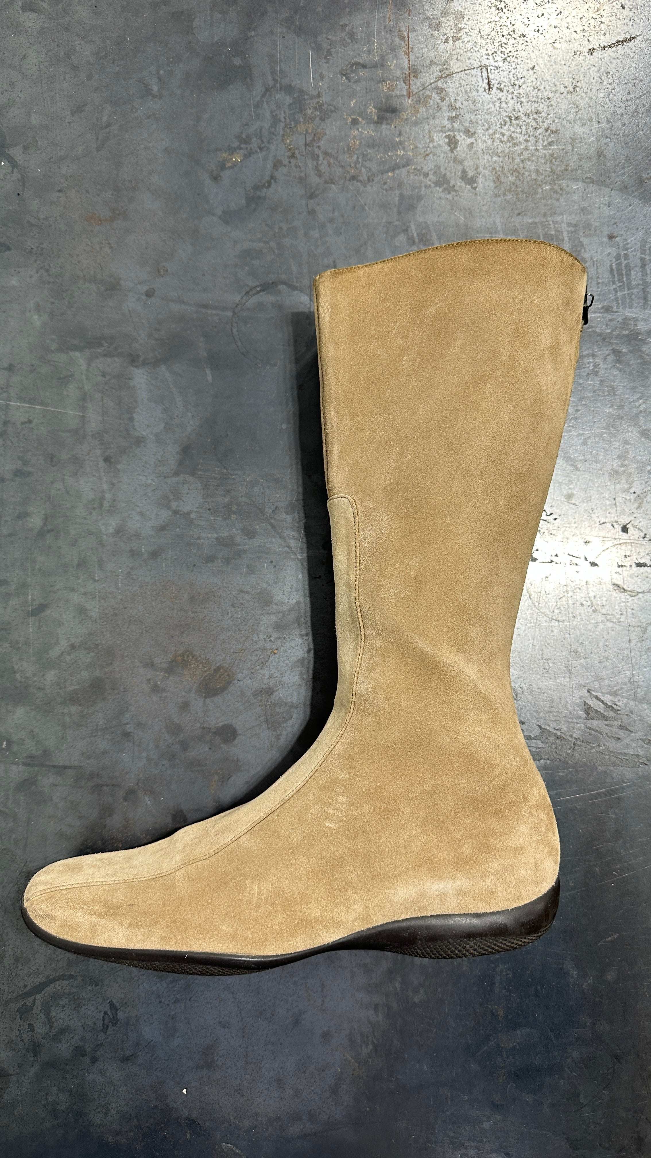 Early 00’s boots (39,5EU)