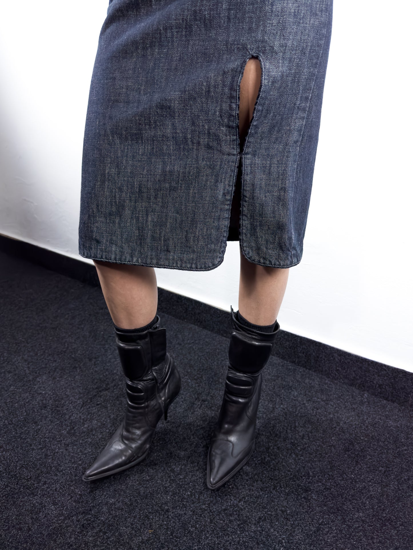 2000's StyleLab Denim Skirt (38W)