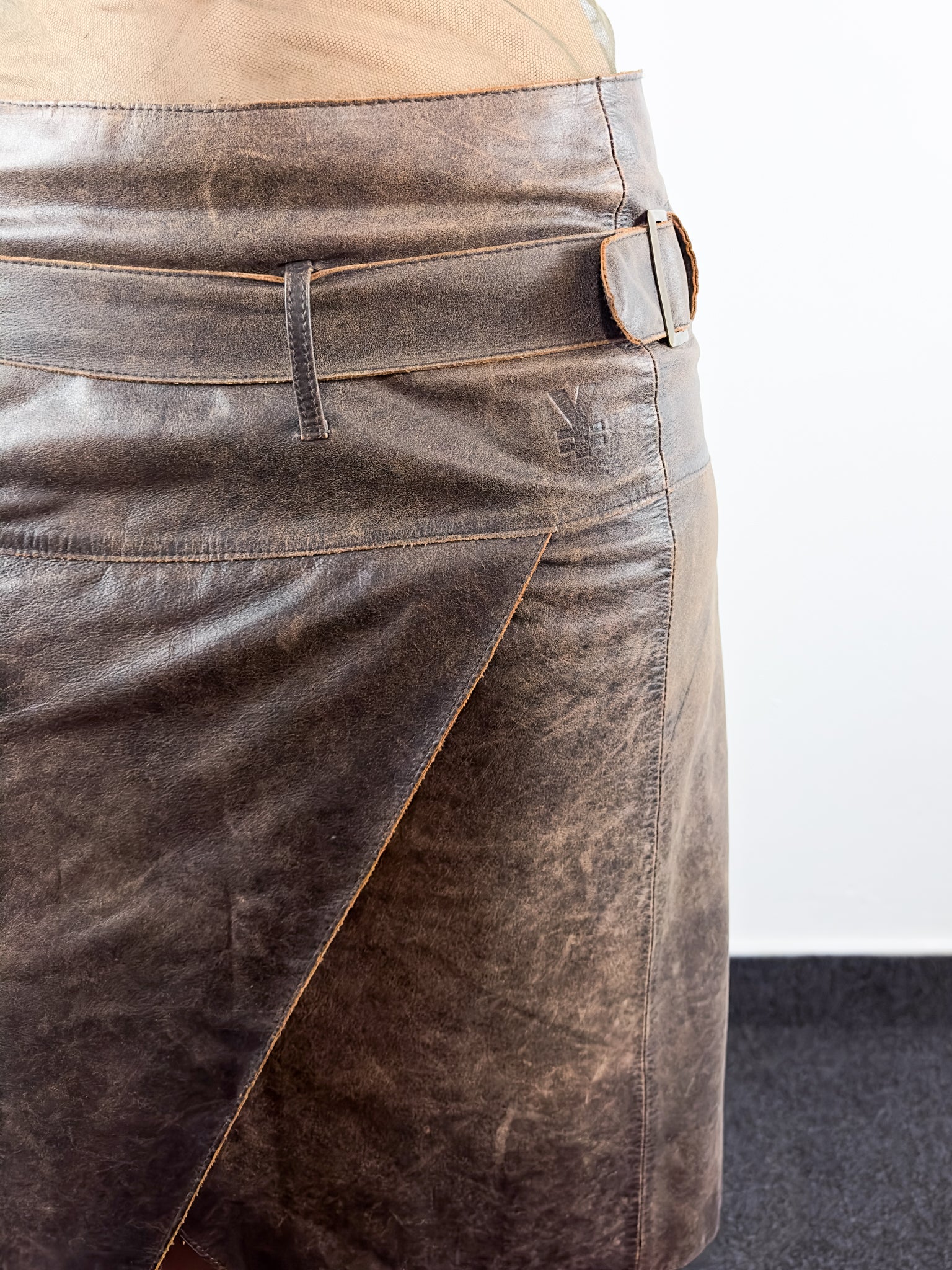 2000’s Leather Skirt (40)