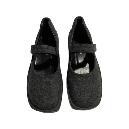 00's Prada Shoes (37EU)