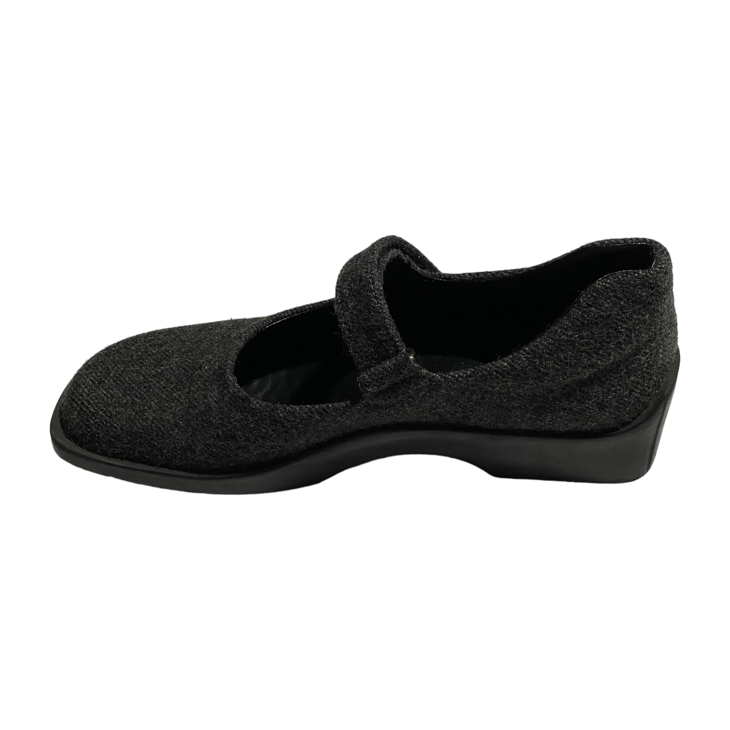 00's Prada Shoes (37EU)