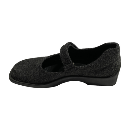 00's Prada Shoes (37EU)