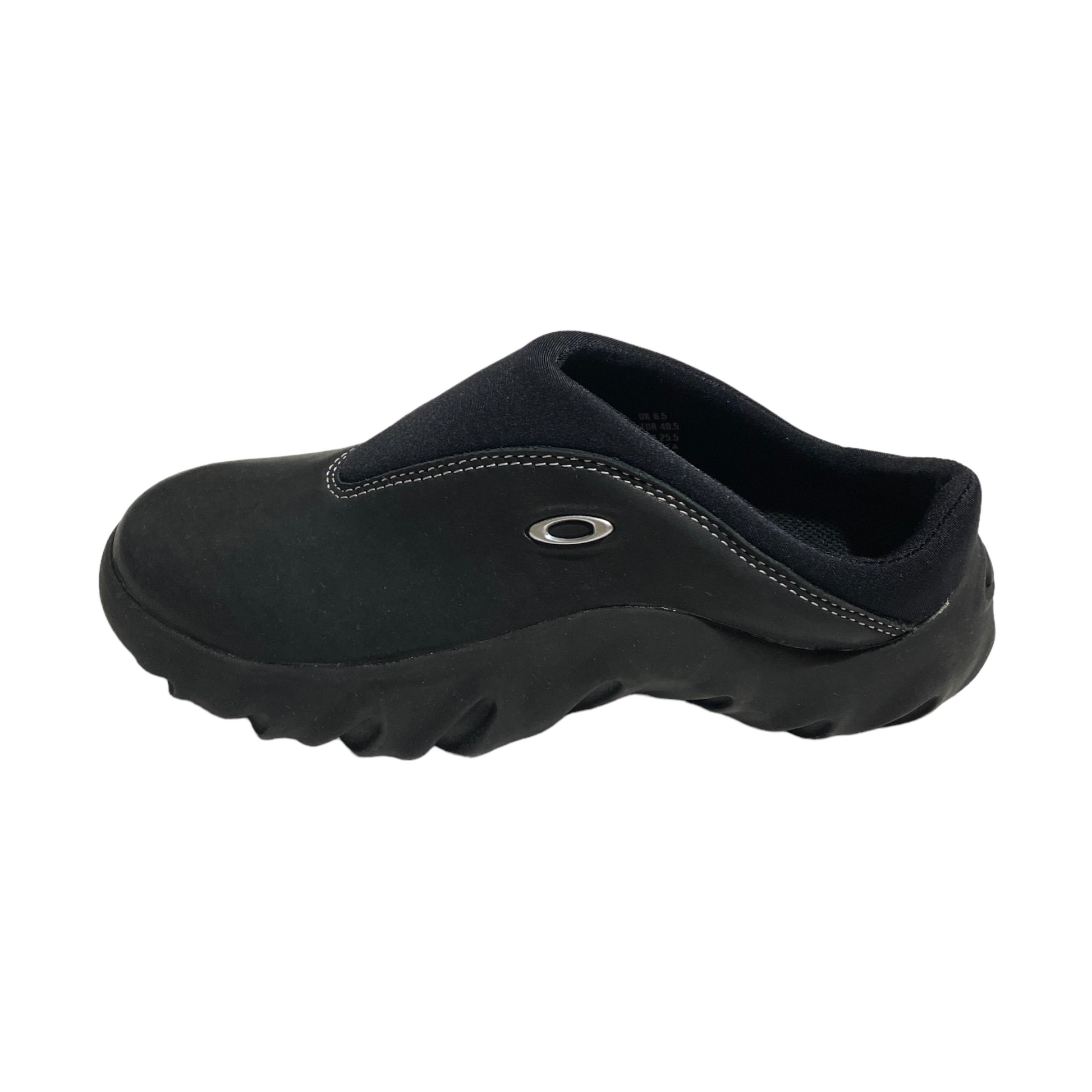 Oakley slip 2025 on shoes